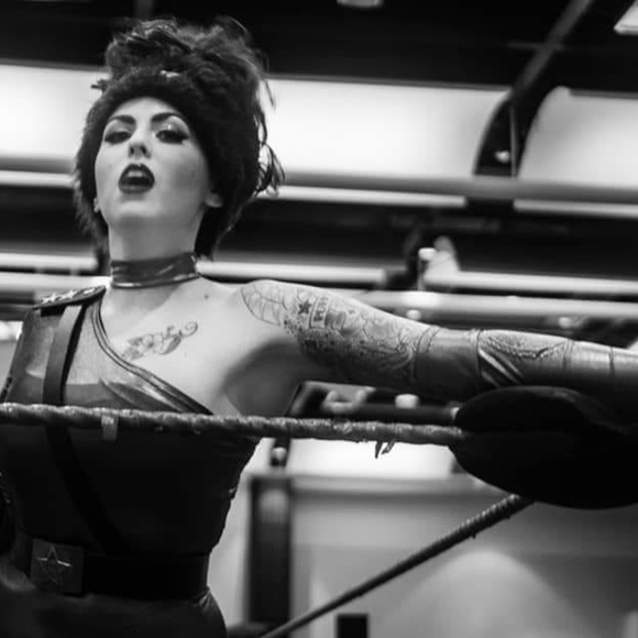 Meet your Posher, Minnie! - Picture 3 of 6